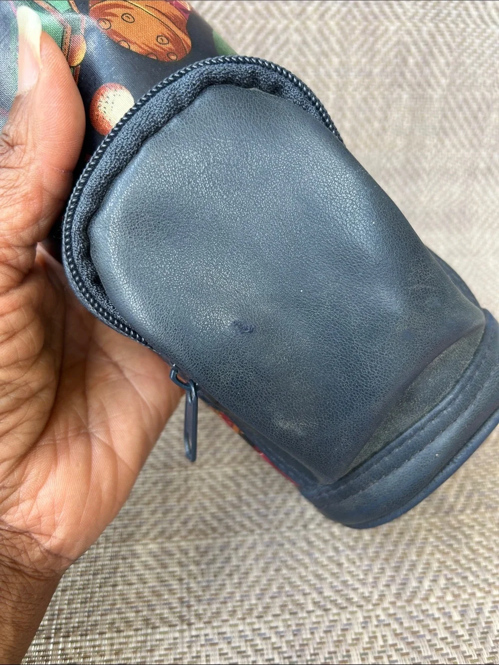 Black vintage golf themed PU leather mini golf ball cigar pouch bag.